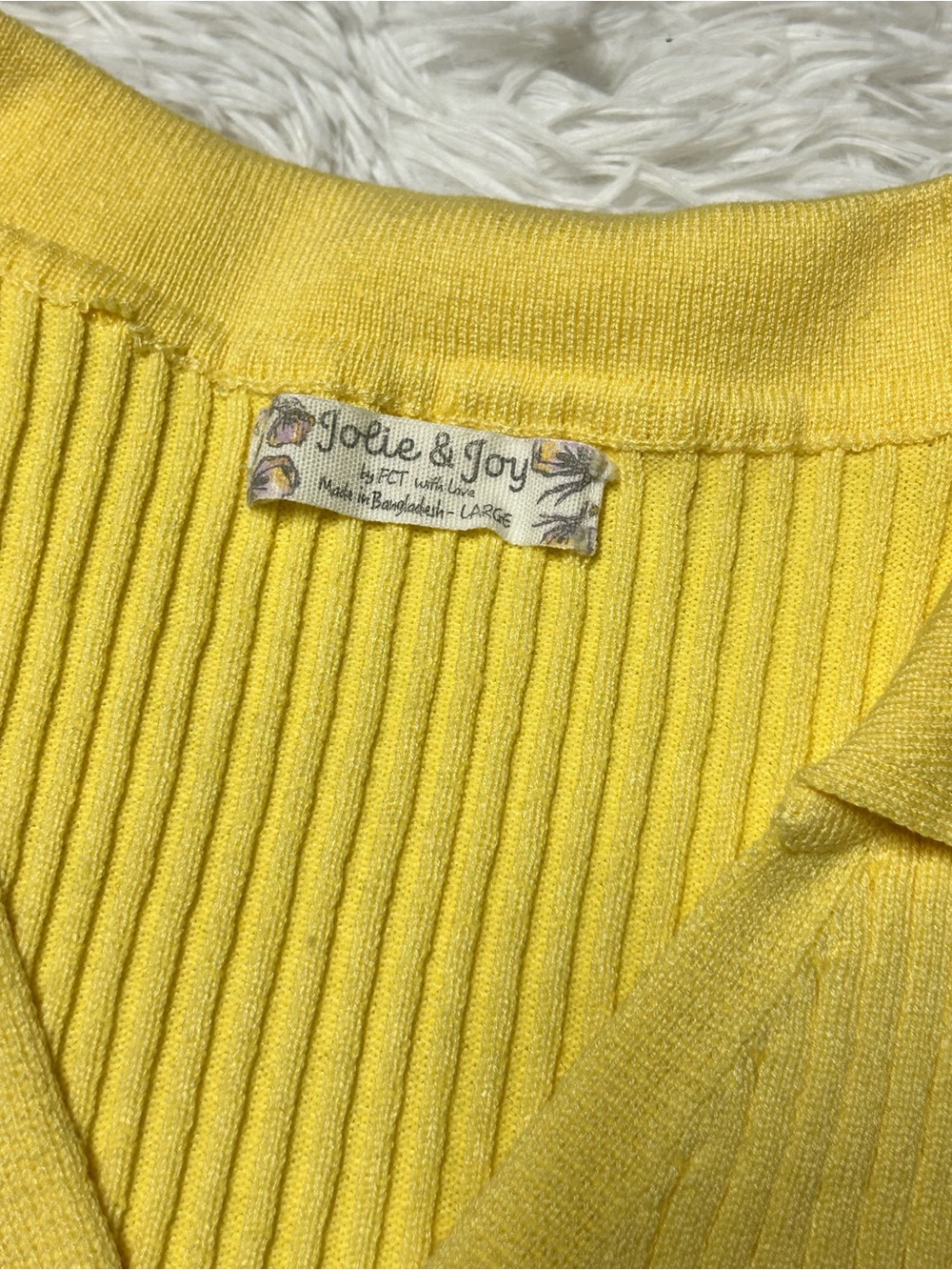 Yellow Ribbed Short-Sleeve Collared Button-Up Top - Picture 7 of 7